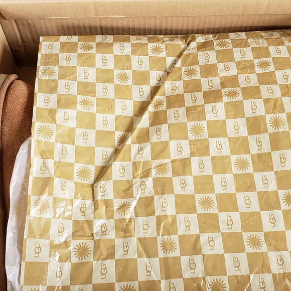 Womens Ugg Bailey Button Triplet Boots - Picture 4 of 8